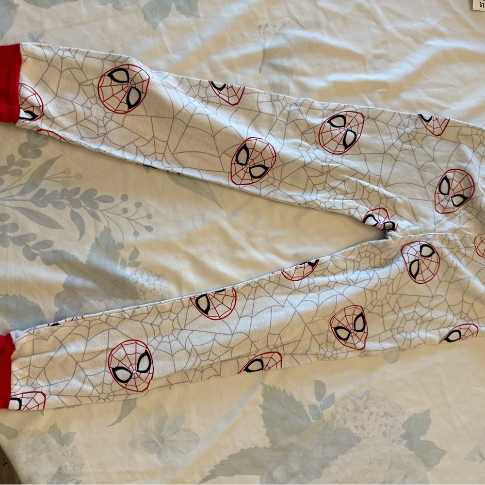Spider-Man pajamas - Picture 3 of 3